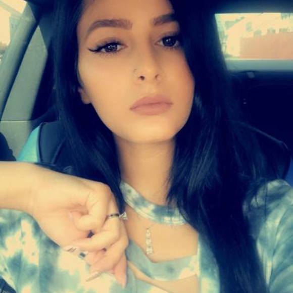 Meet your Posher, Sheyla - Picture 1 of 1